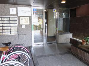 南森町エンシンビルエントランス