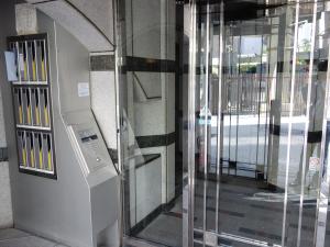 プラネット本町橋ビルエントランス