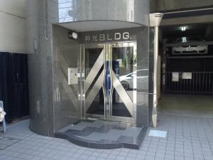 神光ビルエントランス