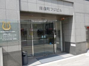 南森町フジビルエントランス