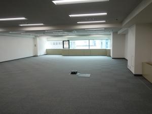 南海難波御堂筋ウエストビル室内