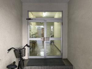 エイラ信濃橋ビル　ビル玄関