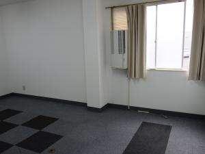 日宝西長堀ビル室内