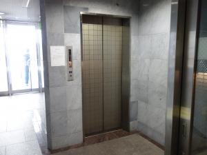 瀬戸松ビルエレベーター