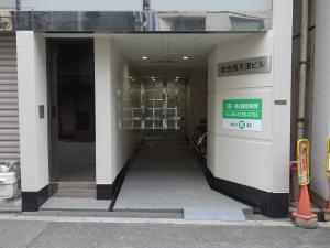 総合西天満ビルエントランス