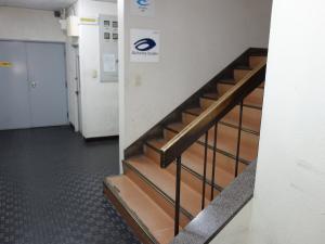 日宝大阪屋ビル階段
