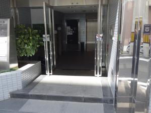 クリエ西天満ビルエントランス