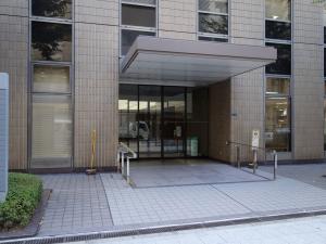 日本生命今橋ビルエントランス