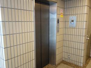 本町橋ビルエレベーター
