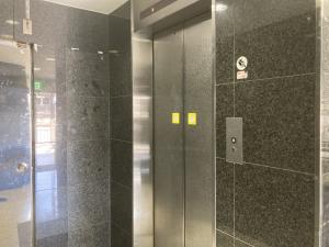 サンプラザ茨木駅前ビル　1階エレベーター