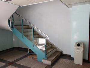 ＫＴビル階段
