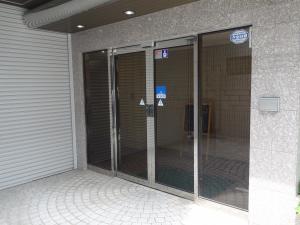 アオヤマビルエントランス