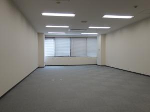 梅田アスカビル室内