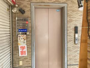アスタービル　ビル内入口