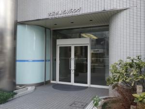 大阪京橋ビルディングエントランス