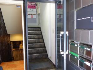 伏見甲陽ビルエントランス
