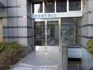 辰野西天満ビルエントランス