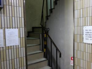 山下ビル階段