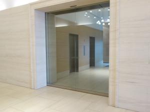 淀屋橋フレックスタワーエレベーターホール