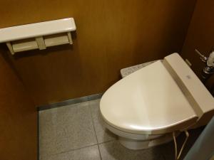 信濃橋ＦＪビル温水洗浄便座