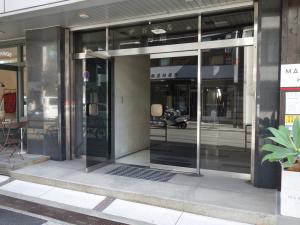 西谷ビル２号館エントランス