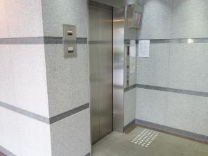 長堀橋ＫＯＵＲＩＮビルエレベーター