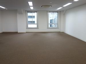 ハウザー堺筋本町駅前ビル室内