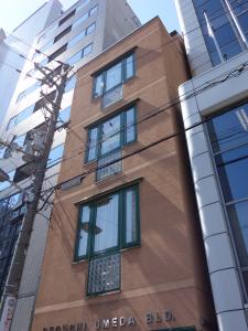 ＤＥＧＵＣＨＩ　ＵＭＥＤＡ（デグチ　ウメダ）ビル外観