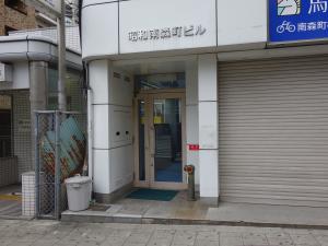 昭和南森町ビルエントランス