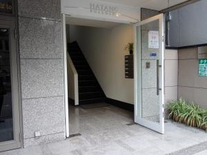 波多野ビルエントランス