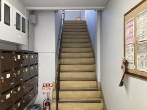 山甚ビル　エントランス