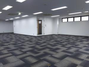 天しもビル室内