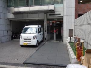 カクタスビルエントランス
