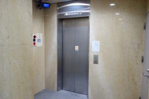 松和京橋第５ビルエレベーター