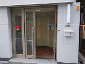 タットリヨンビルエントランス