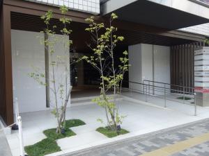 エクラート江坂ビルエントランス