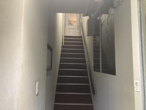 中甚ビル　正面階段