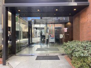 新信濃橋ビルディング　ビル玄関