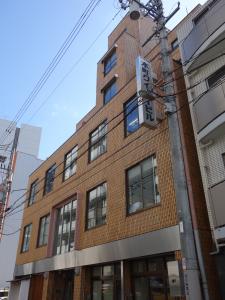本町クイーバービル外観