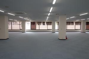 吹田江坂ビル室内