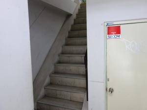 クリック北堀江ビル階段