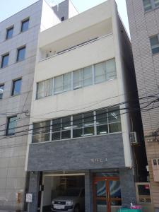 有恒ビル外観