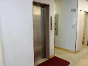 東和ビルエレベーター
