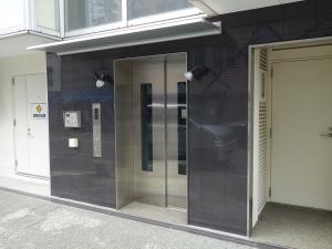 ミルフェスト北堀川ビルエントランス