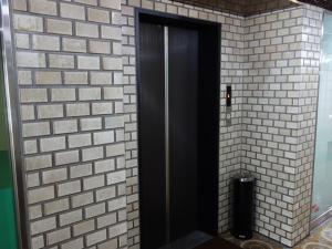 白水社ビルエレベーター