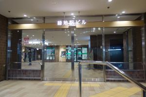 緑地駅ビル地下エントランス