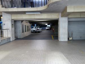 トヤマ中央館ビル駐車場