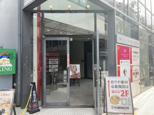 クロスシティ心斎橋ビル　ビル玄関