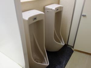 天満パークビル男子トイレ
