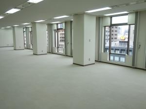 三共ビル梅新室内
